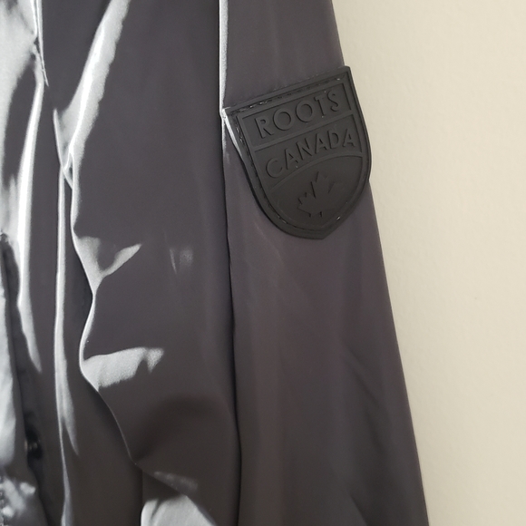 Roots Jacket - Picture 2 of 9
